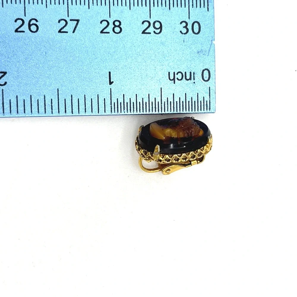 Vintage Florenza Signed Root Beer Cameo Clip On Earrings Gold Tone‎